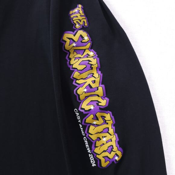 The Electric State Shirt Mens Large Pullover Cast Crew 2024 Millie Bobbie Brown - Picture 4 of 11